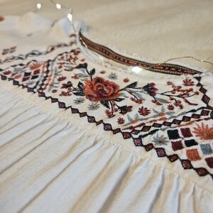 2/$10 Knox Rose White Embroidered Blouse